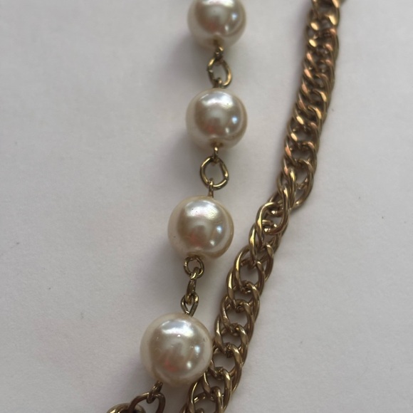 Vintage Gold tone Chain Necklace with White Pearl Accents - Picture 2 of 3